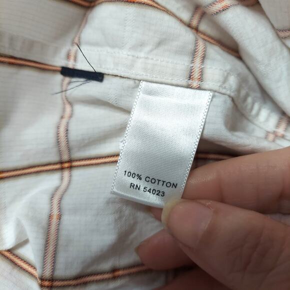 Banana Republic Men's Fitted Multicolor Windowpane Plaid L/S Button Front Shirt - Picture 6 of 7